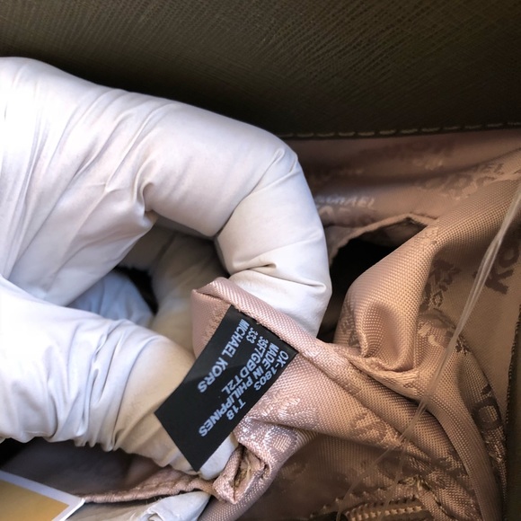 Authentic 4PCS handbag&wallet&card Case&Pom Pom - Picture 7 of 8